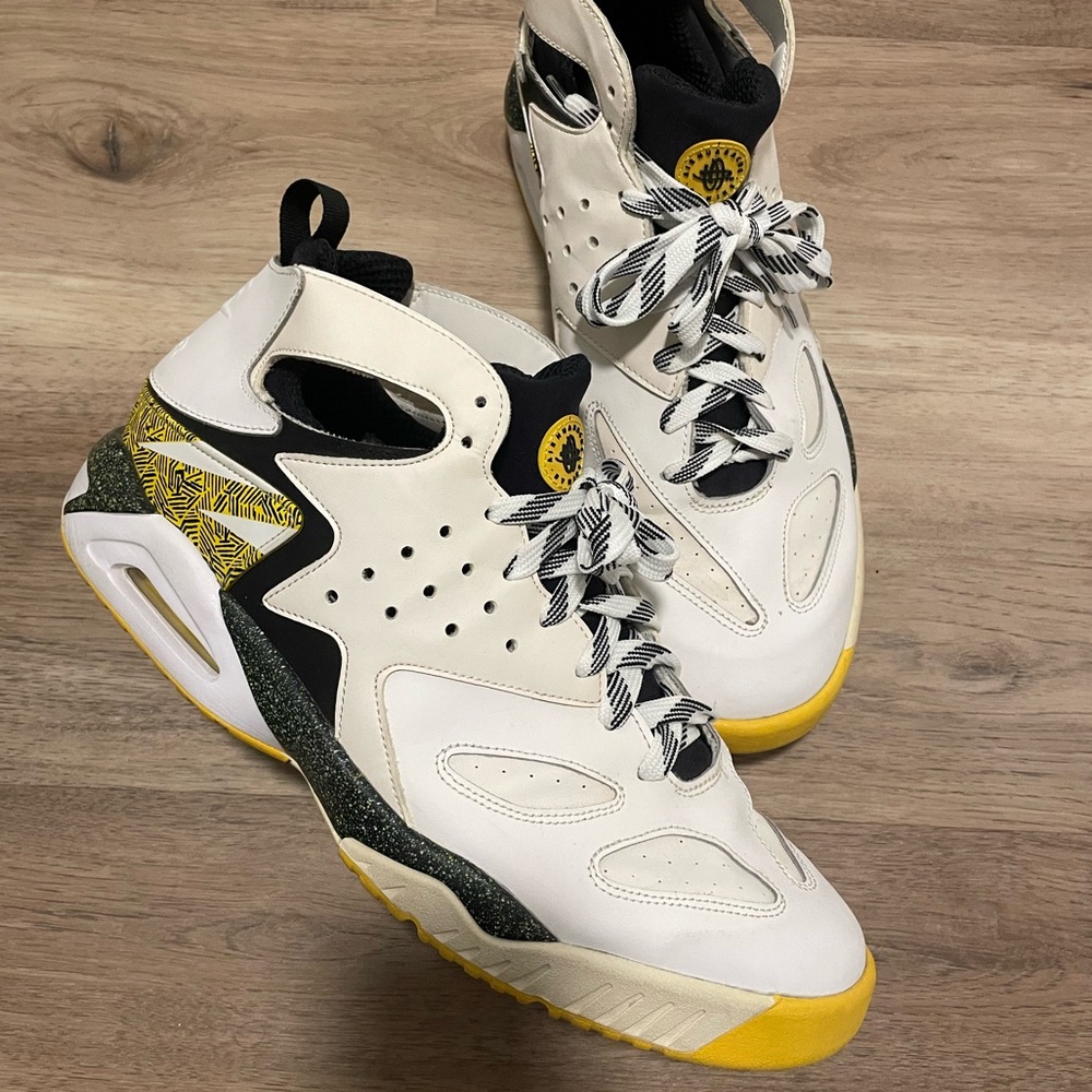 Nike Air Tech Challenge Huarache White Tour Yellow Mens size 13 Aggasi
